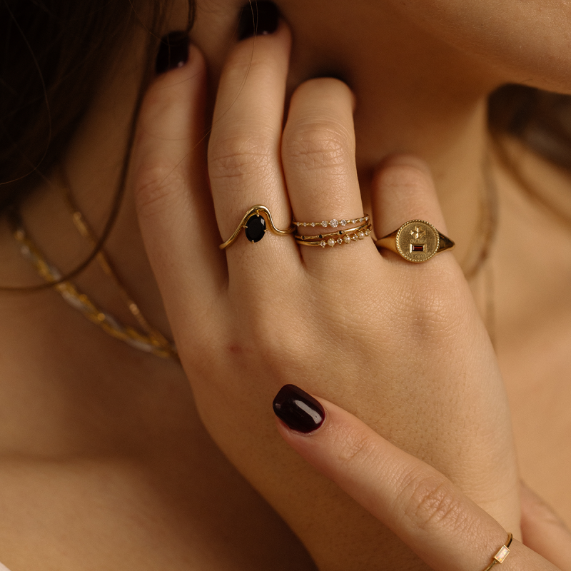 Solid Gold Qu'hier Que Demain Signet Ring